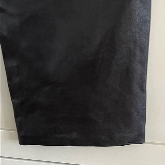 Danier Women's Black Leather Jean style buttery soft Pants fully lined - Picture 11 of 16